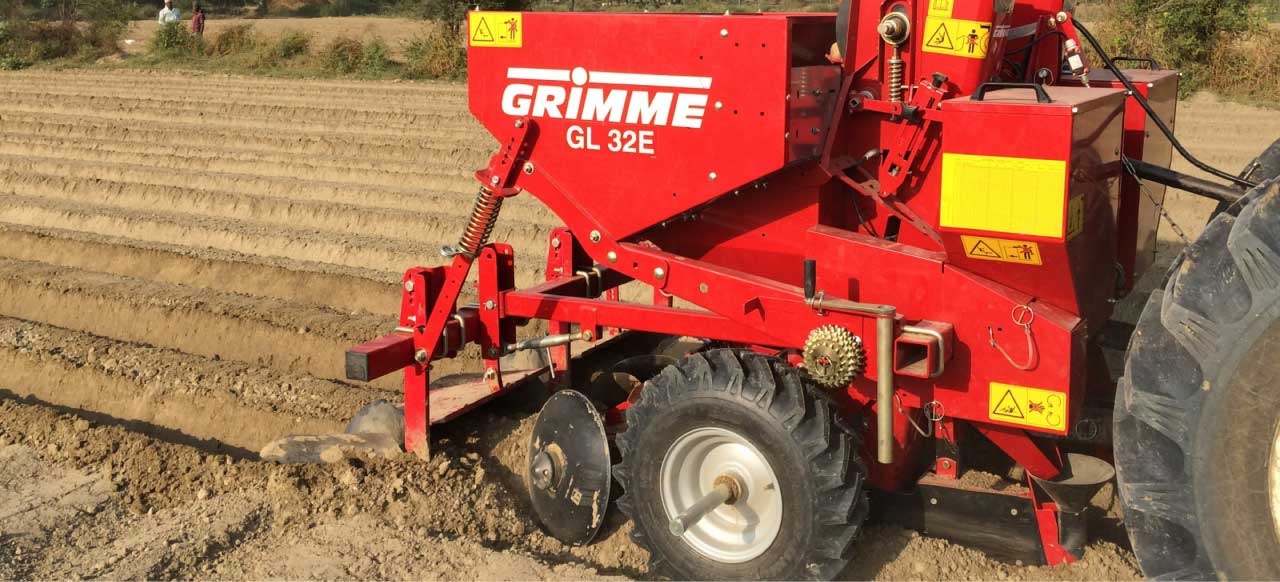 Two Row Potato Planter With Fertilizer Box